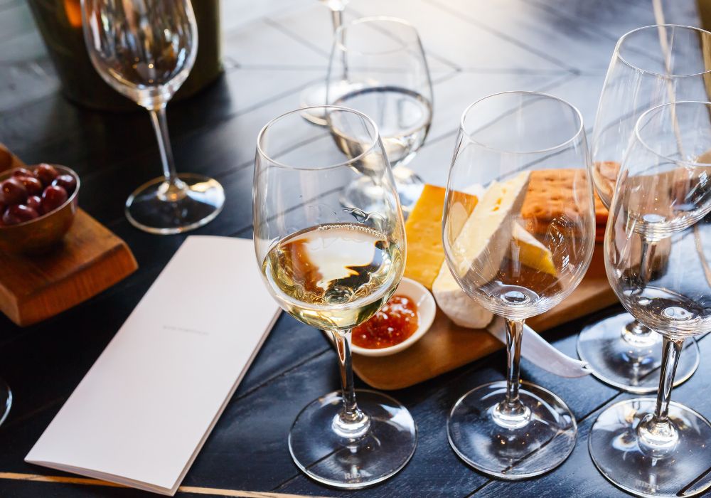 Alla scoperta dei sapori provenzali: una degustazione gourmet con i nostri programmi per adulti.